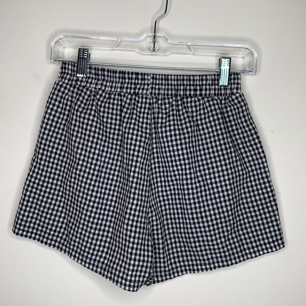 Boutique | Checkered Shorts - Picture 7 of 10